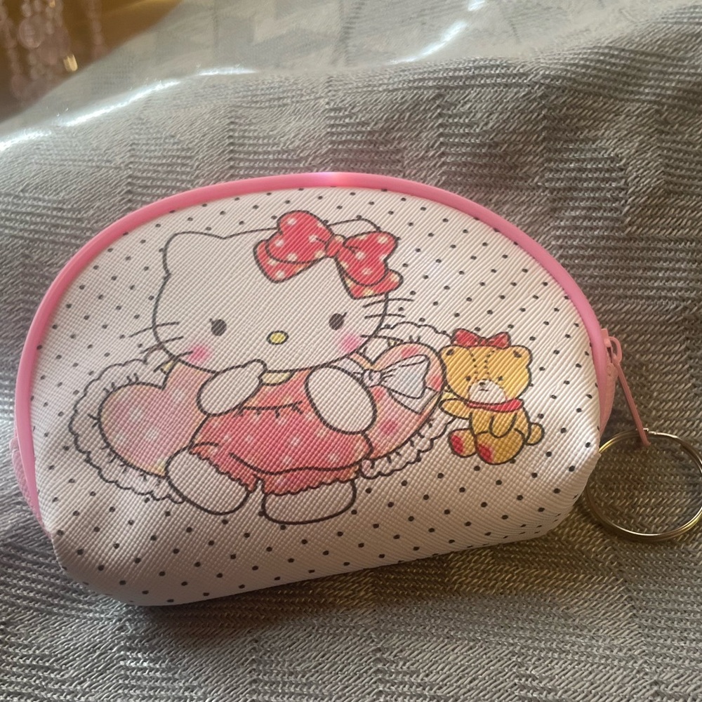 Hello Kitty Keychain Zip Pouch (1) - Picture 5 of 6